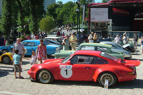 I fjor fik københavnerne en forsmag på Copenhagen Historic Grand Prix, da en håndfuld af de spændende biler blev udstillet i Tivoli. I år er ”appetit-vækkeren” flyttet til Kgs. Nytorv, søndag den 26. juli klokken 12-16.